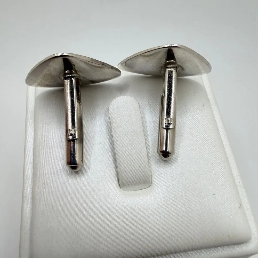 Vintage/Retro Tigers Eye and diamond cut leaf design silver tone cuff links!‎